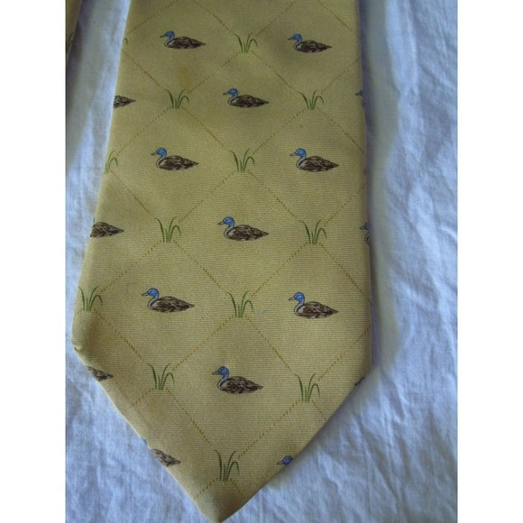 Elegant Pure Silk Printed in Italy Brooks Brothers Makers Neck Tie Ducks Yellow! - Picture 3 of 6